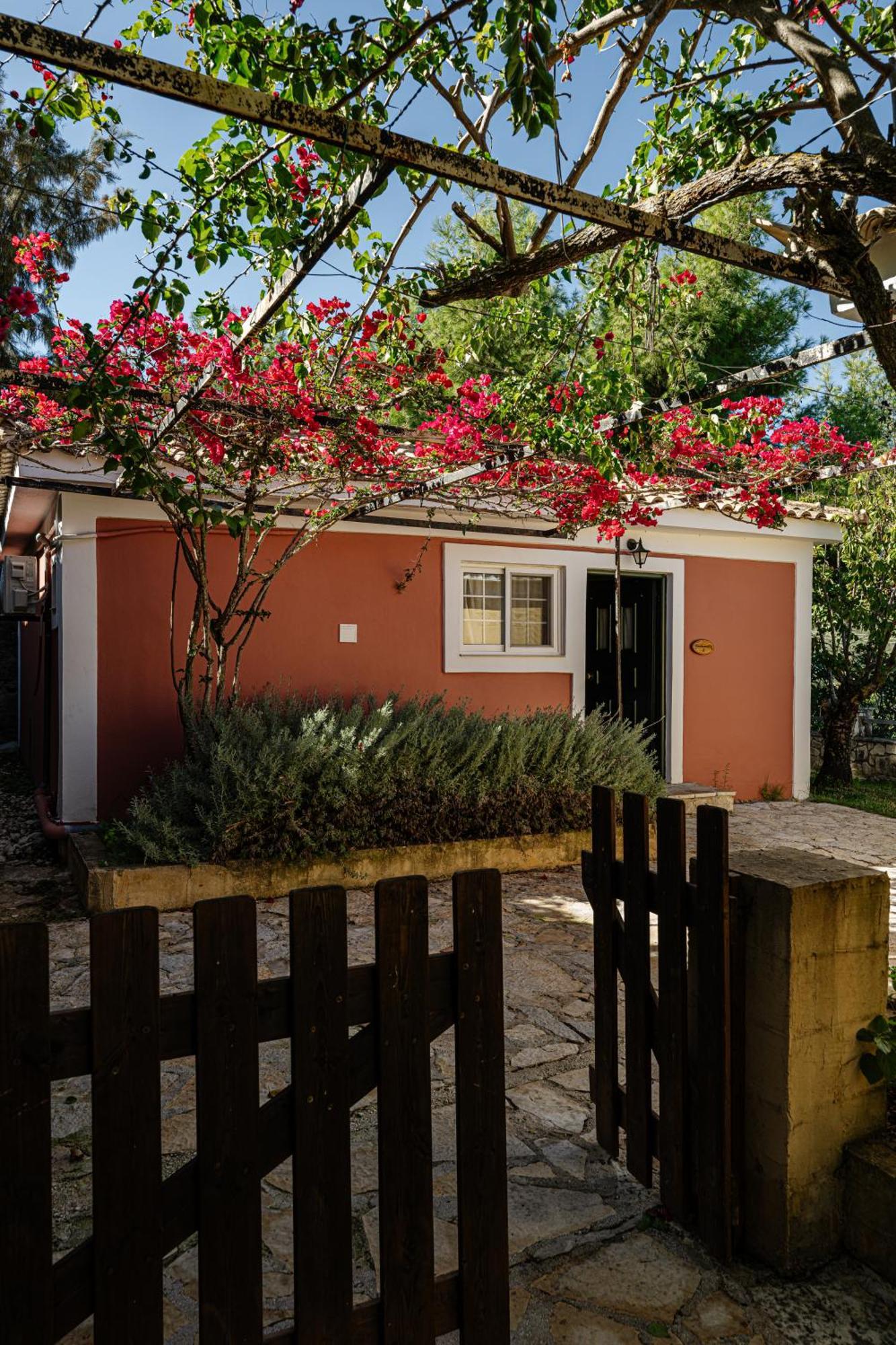 Ilyessa Cottages Meson Yerakarion Exterior photo