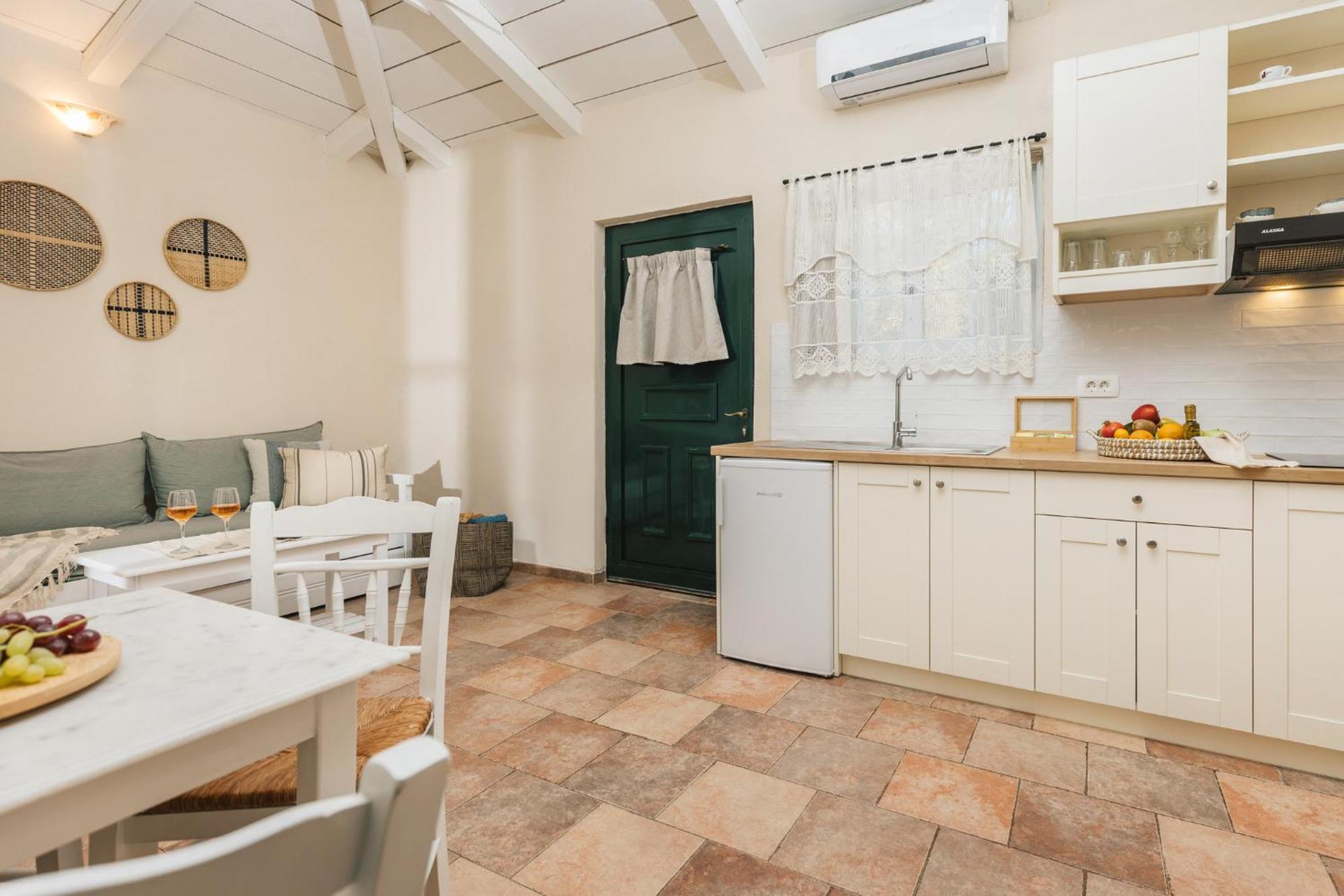 Ilyessa Cottages Meson Yerakarion Exterior photo